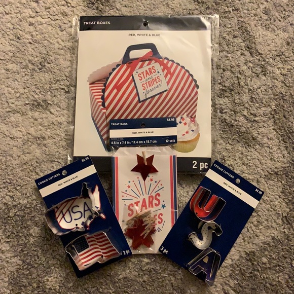 Holiday treat bundle! - Picture 1 of 6